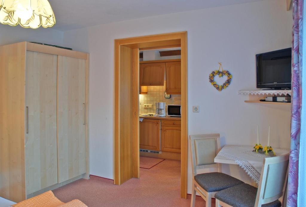 Gaestehaus Resi Jerzens Rom bilde